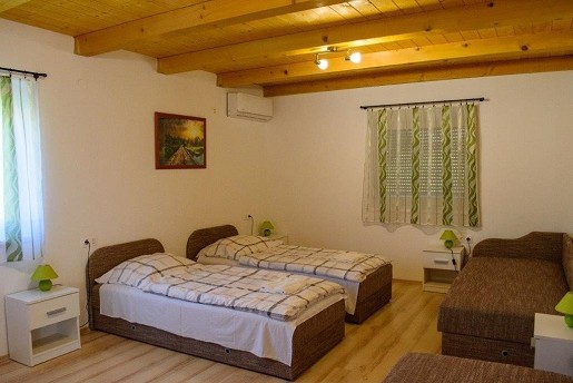 Napsugár Vendégház - Standard 4 ágyas szoba