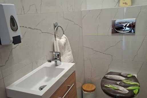 Napsugár Wellness Apartman - Fürdőszoba