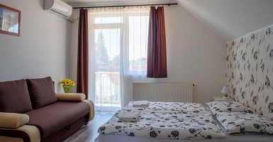 About Napsugár Guesthouse